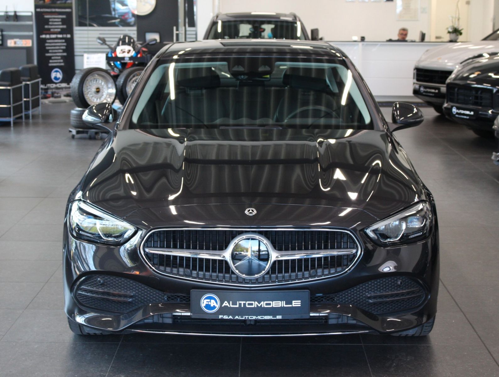 Fahrzeugabbildung Mercedes-Benz C 220 d Avantgarde*HUD*Kamera*1.Hand