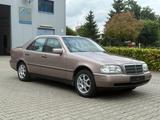 Mercedes-Benz C 180 AHK*8-Fach-Bereift*Alufelgen* - Mercedes-Benz C 180 aus 1995