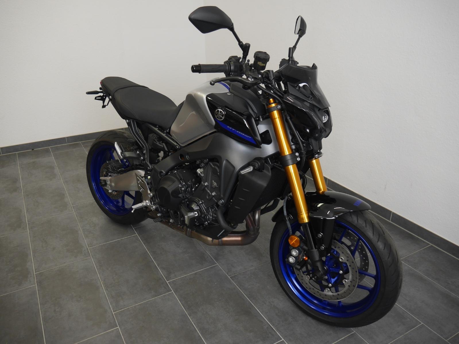 Yamaha MT 09 SP // 1.Hand // 800KM // Extras