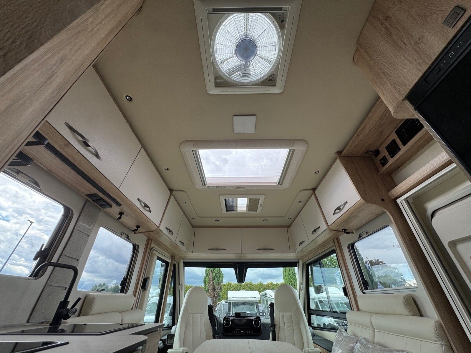 Fahrzeugabbildung Eura Mobil Integra Line GT IL 726 EF Mondial+, Mark. ,170PS
