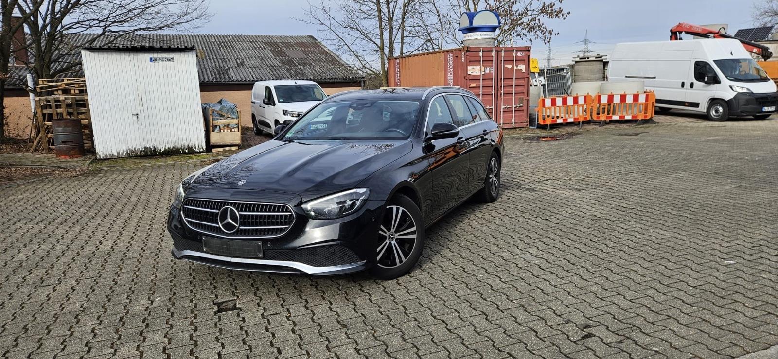 Mercedes-Benz E 220 E T-Modell E 220 d 4Matic
