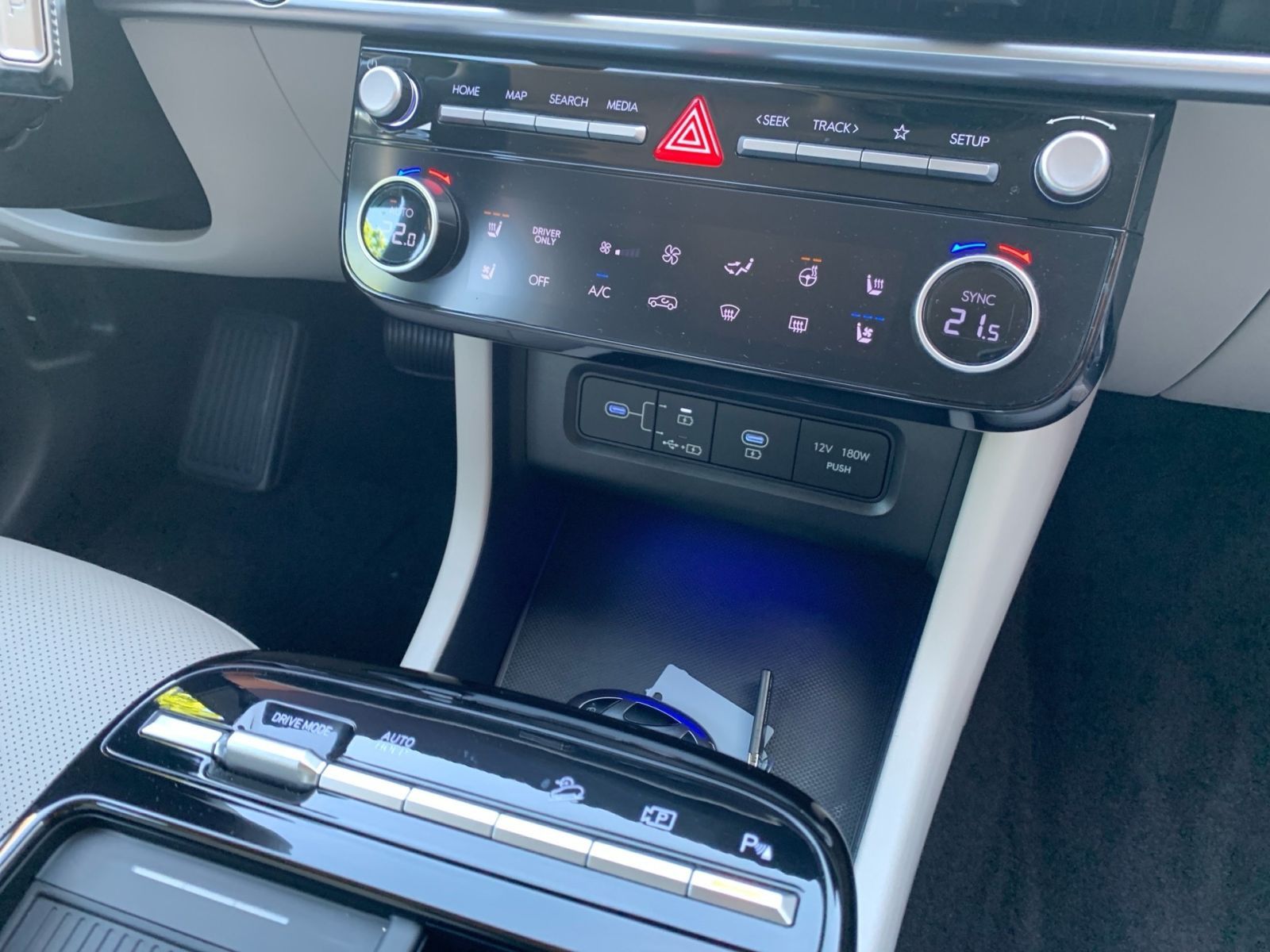 Fahrzeugabbildung Hyundai TUCSON 1.6 T-GDI 7-DCT Prime Hybrid