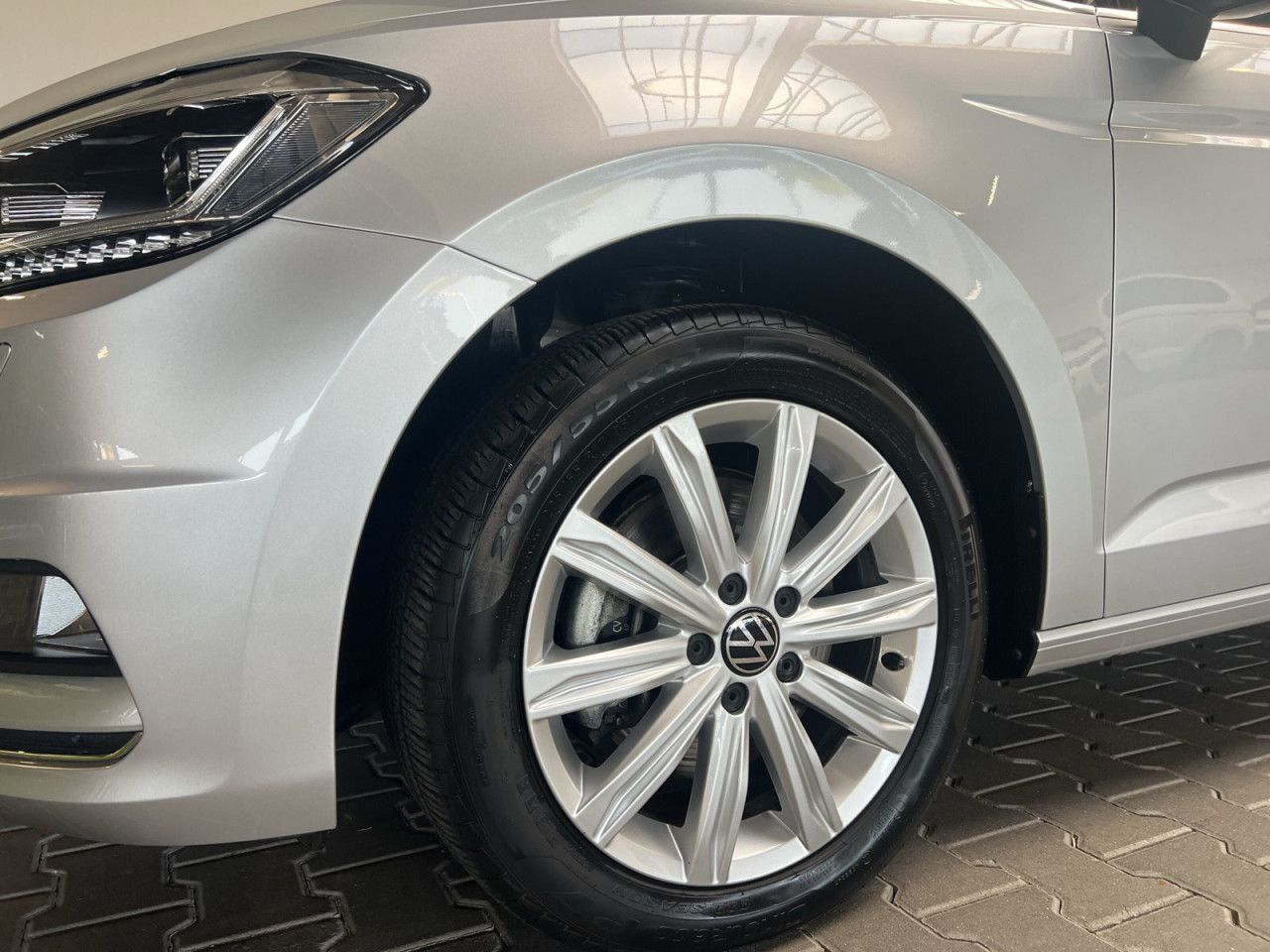 Volkswagen Touran Highline 1.5 TSI DSG AHK LED NAVI foto 4