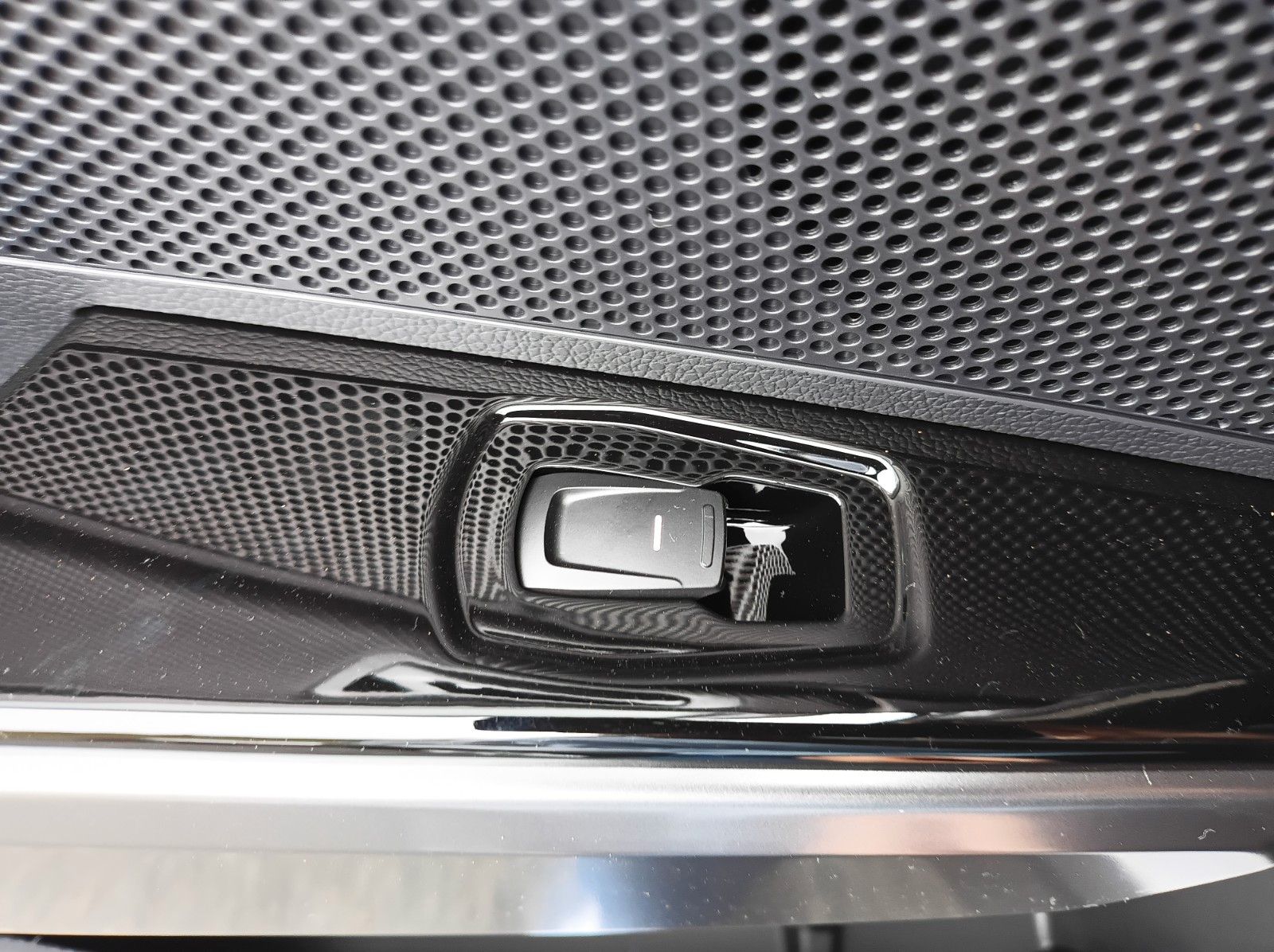 Fahrzeugabbildung KGM TIVOLI 1.5 NOMAD+AUTOMATIK+LM FELGEN+ANDROID++++