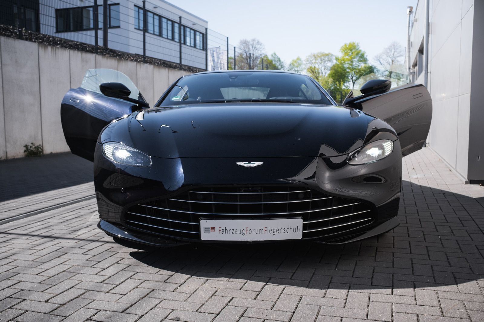 Fahrzeugabbildung Aston Martin V8 Vantage 4.0 V8 - Sitzbelüftung-Service neu