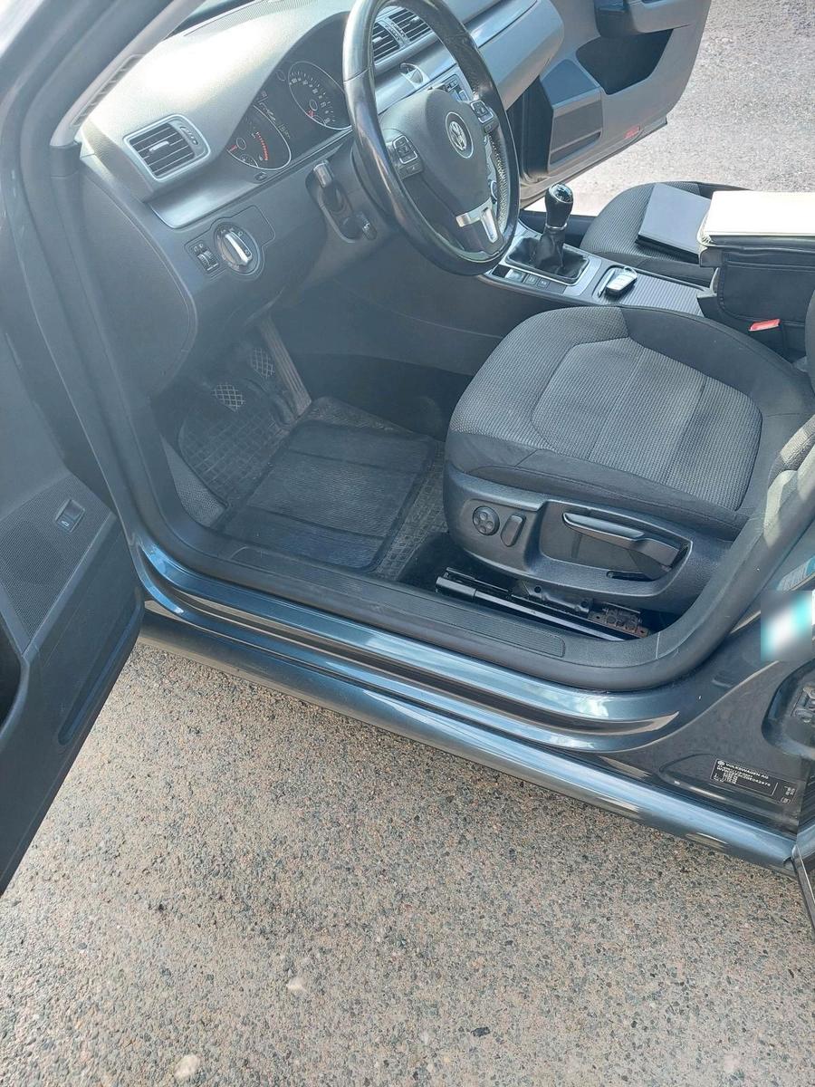 Volkswagen Passat 2012 — photo 10