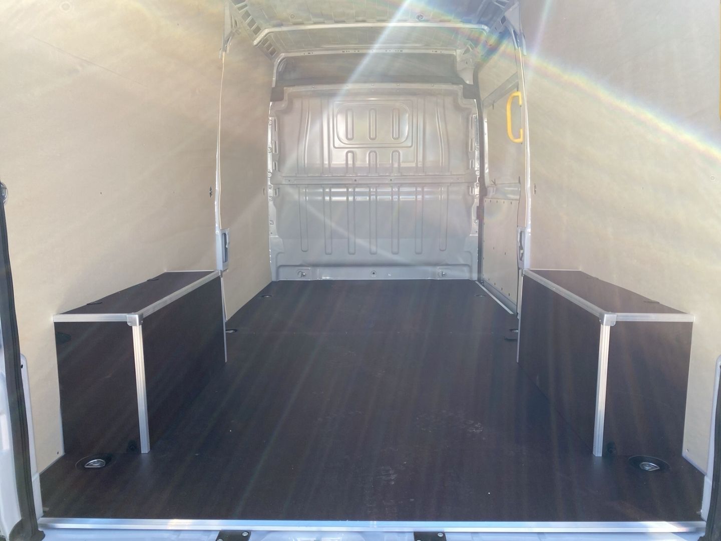 Fahrzeugabbildung Peugeot Boxer Kasten Hochraum 335 L3H2 BlueHDi 140 2.2 B