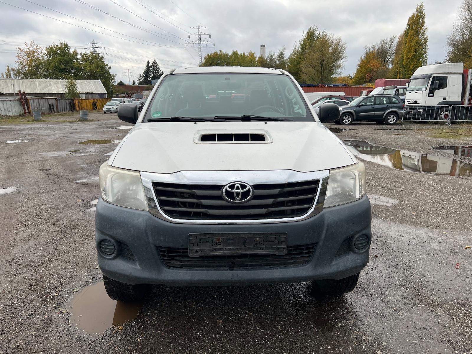 Toyota Hilux Double Cab 4x4 Standheizung Differenzialsp