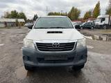 Toyota Hilux Double Cab 4x4 Standheizung Differenzialsp - gebrauchte Toyota Hilux aus dem Jahr 2013