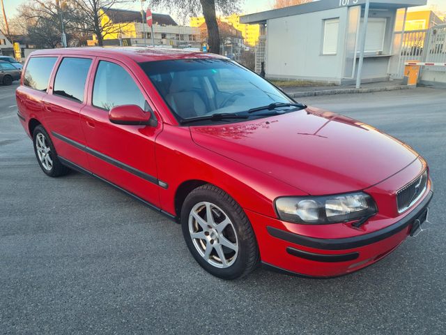 Volvo V70 2.4 T.   " Tüv neu + ZR ca. 10' km "