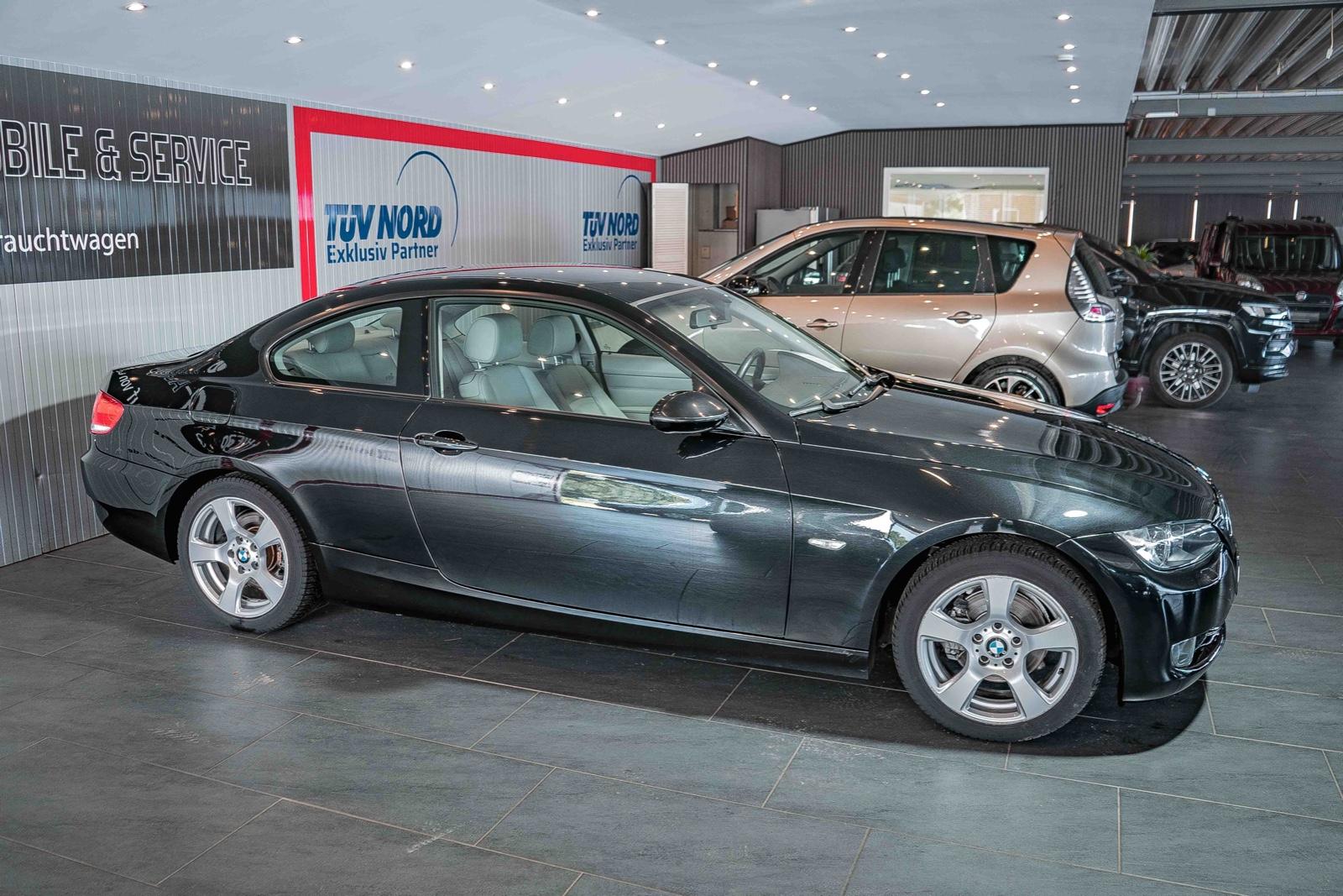 BMW 320i COUPÉ 2.0 170ch BVA Sièges chauffants cuir PDC Historique BMW présent - 1ERE MAIN