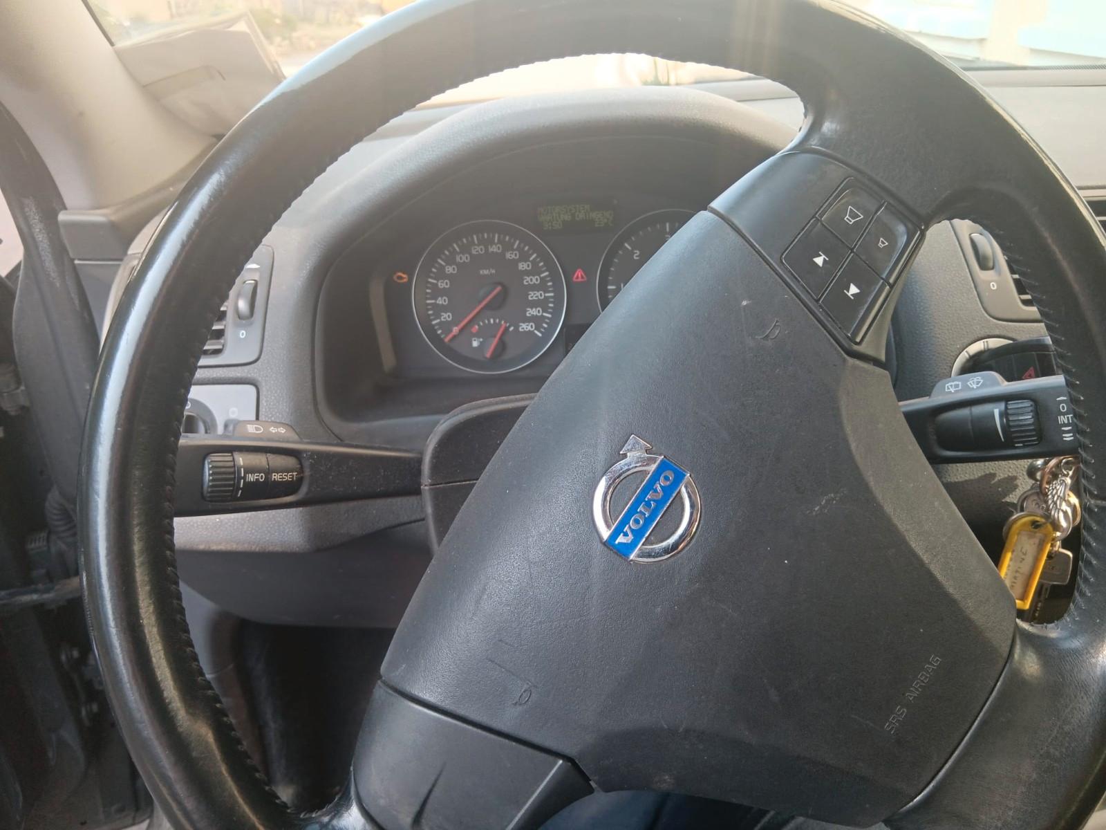 Volvo V50 2010 — photo 7