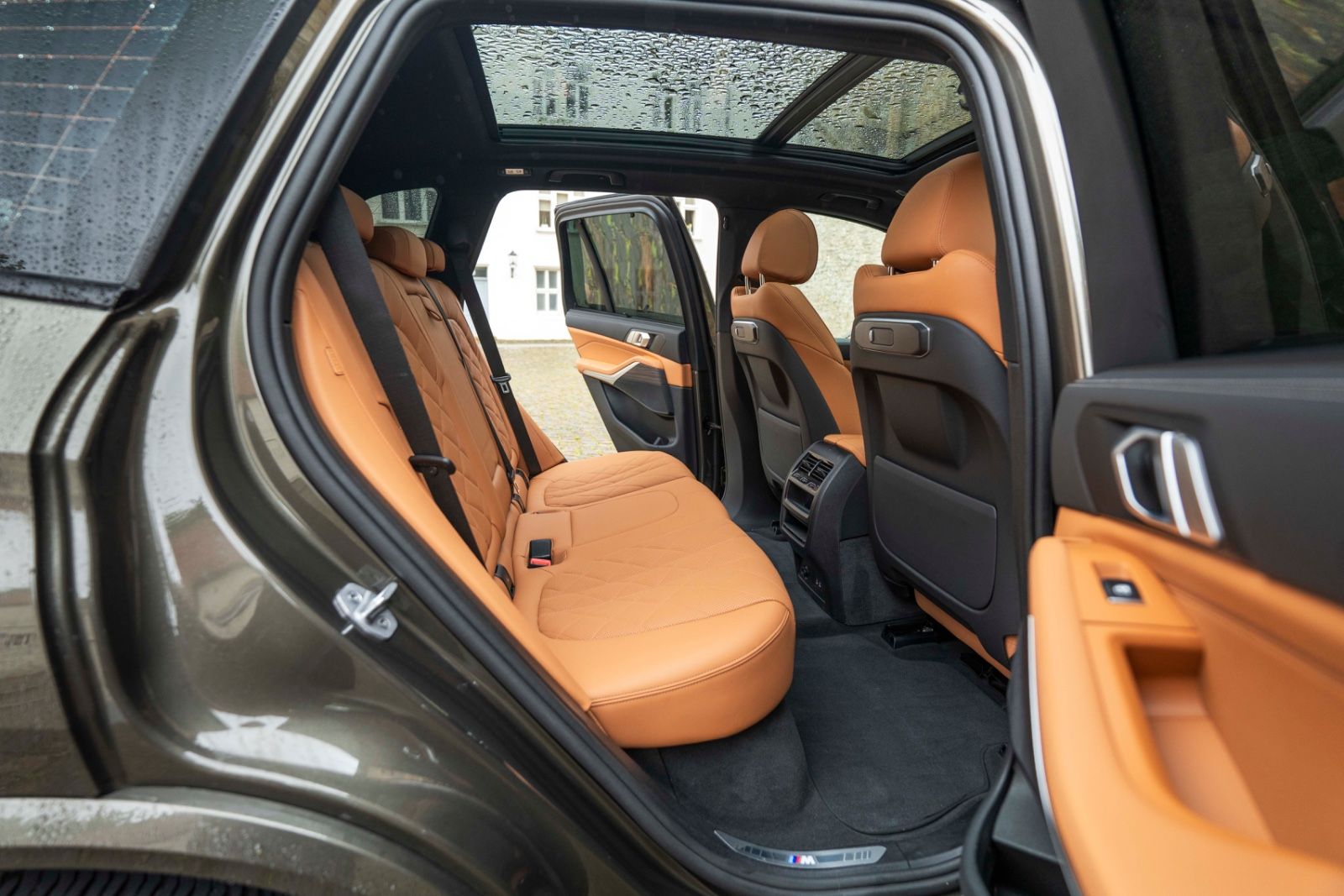 Fahrzeugabbildung BMW X5 50e xDrive M SPORT PANO LUFT KAM MASSAGE HIFI