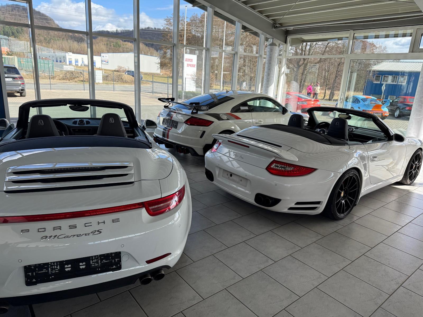 Porsche 911 Carrera 4 S Cabriolet