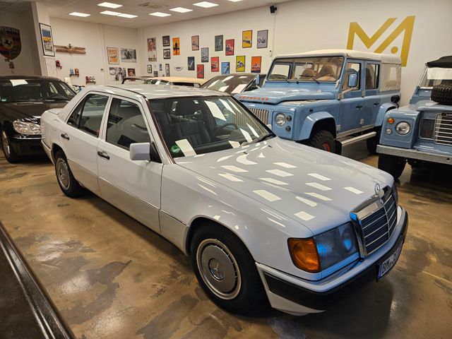 Mercedes-Benz E 200  124 er Limousine WIE NEU  99% Makelfrei