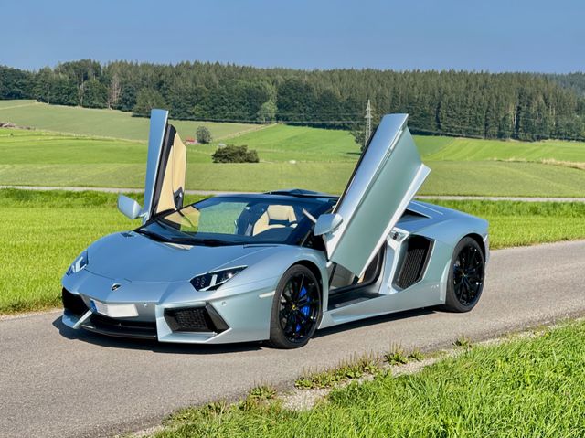 Lamborghini Aventador LP 700-4 Roadster*LIFT*CARBON*DEUTSCH*