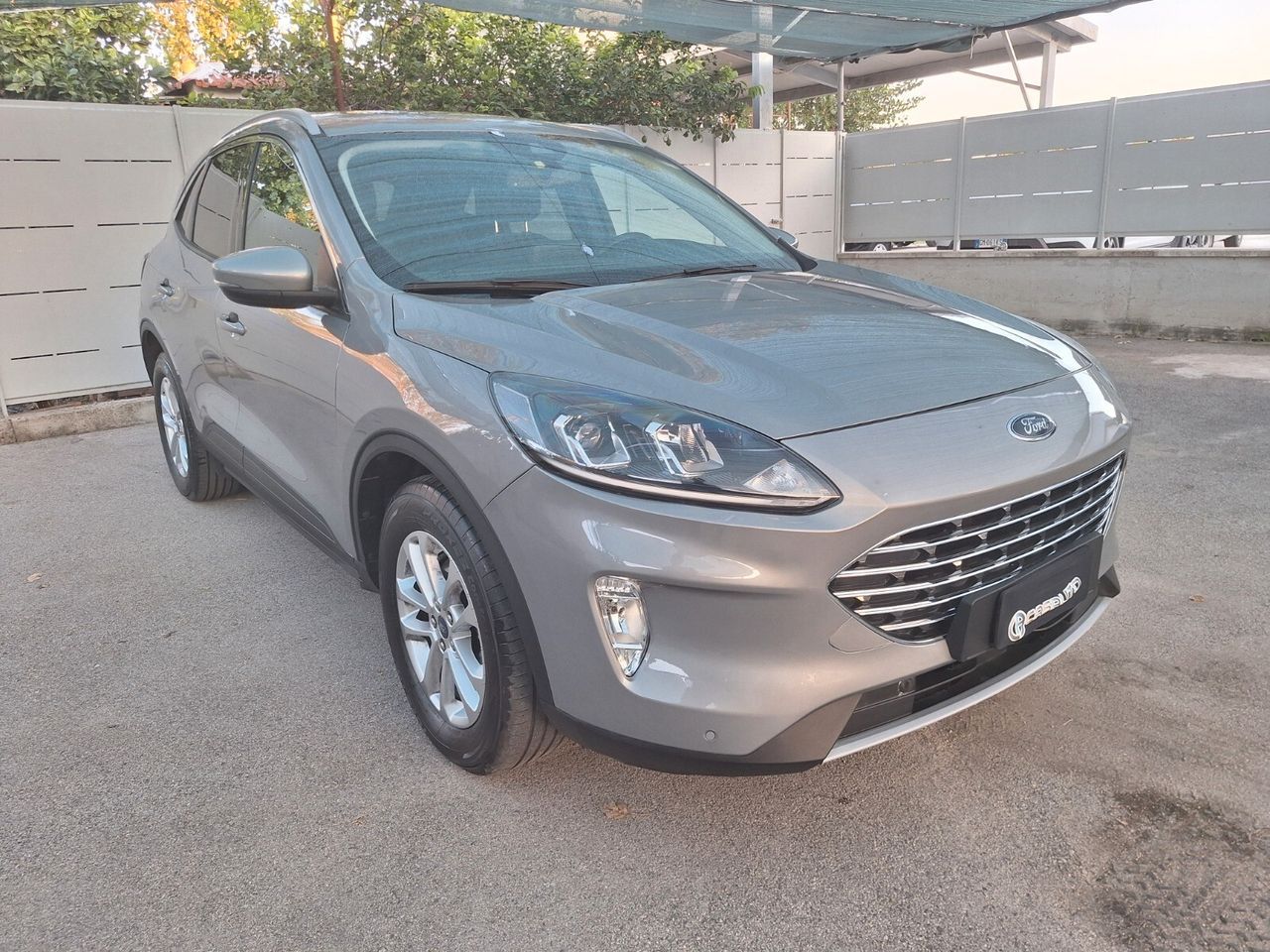 Ford Kuga - 1