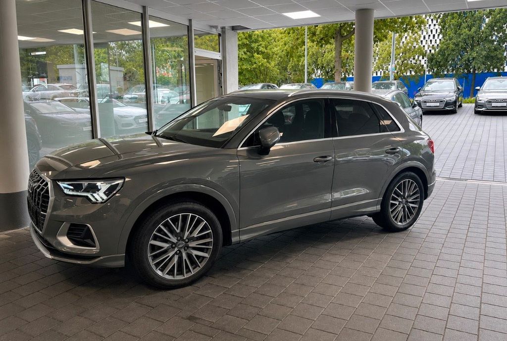 Image of Audi Q3