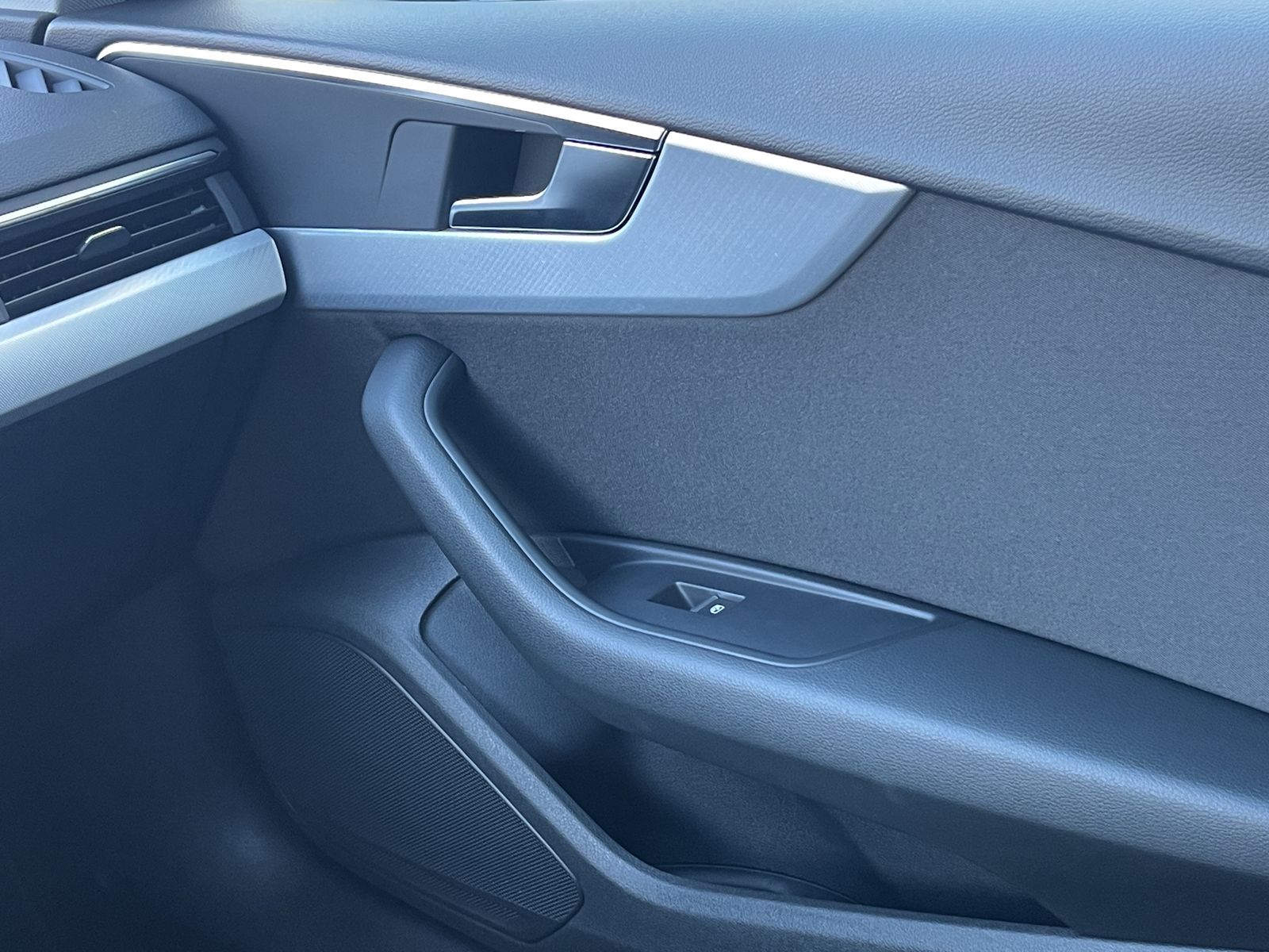 Fahrzeugabbildung Audi A5 **45 TFSI QUATTRO*SHZ*KAMERA**