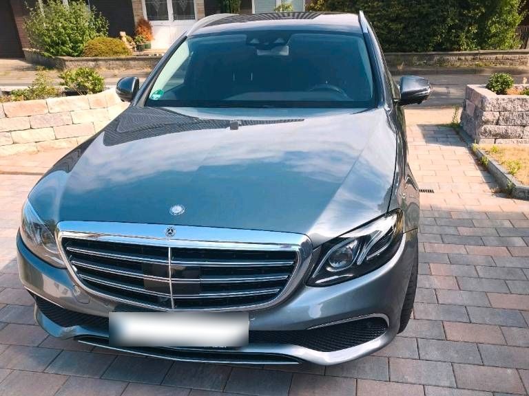Image of Mercedes-Benz E 300