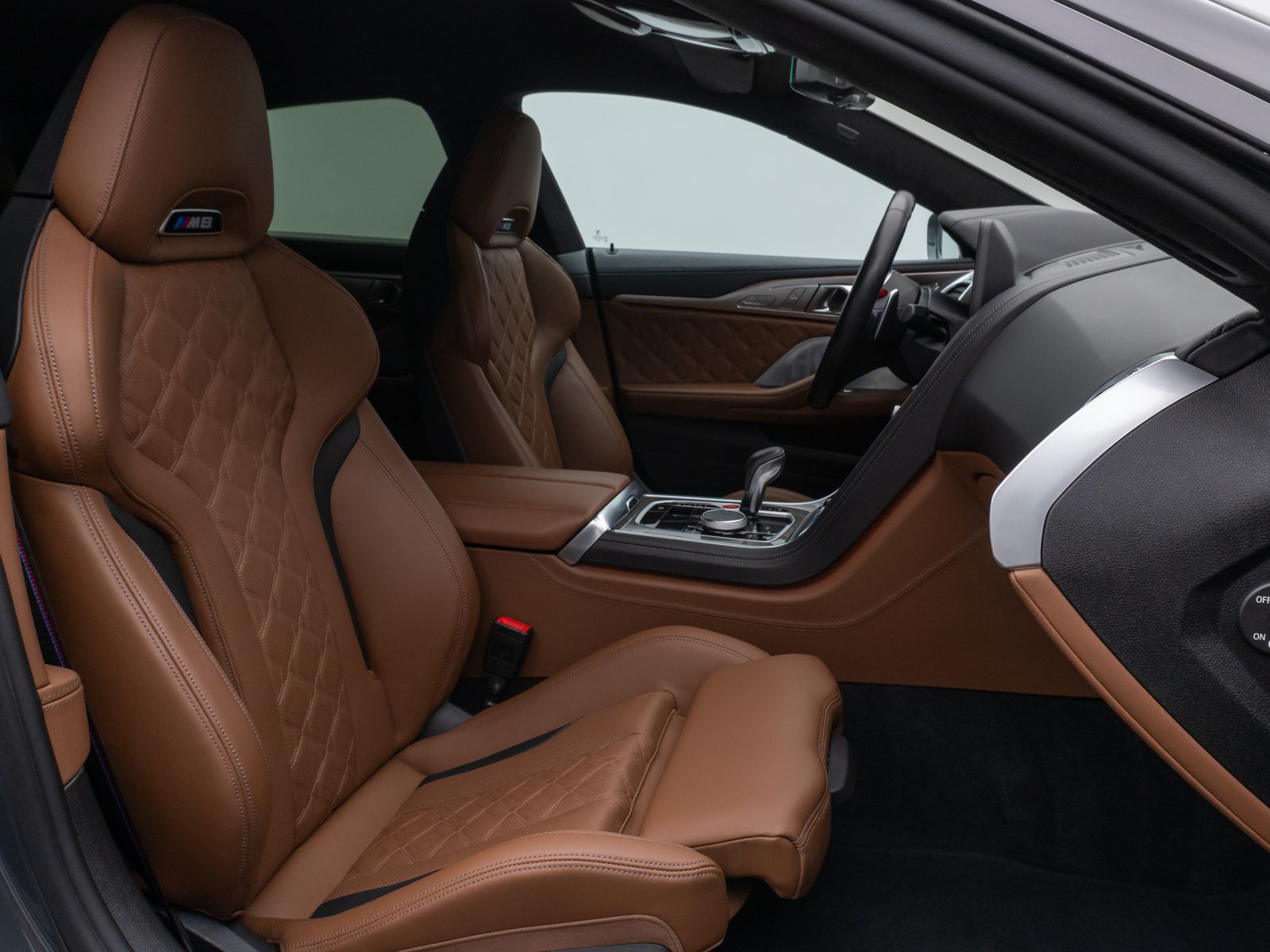 Fahrzeugabbildung BMW M8 Competition xD Gran Coupé 360°Laser HUD B&W