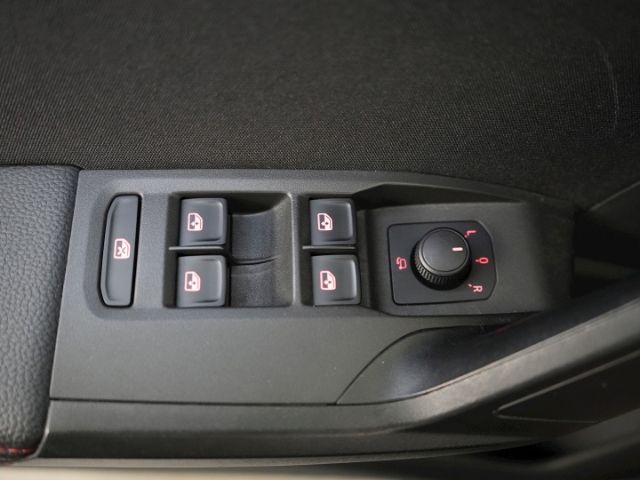 Arona TSI FR+PARKPILOT+SPORTSITZE+LED TAGFAHRLIC
