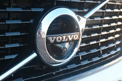 Fahrzeugabbildung Volvo XC40 T5 AWD Autom. R-Design INTRO*360°*PANO*ACC*