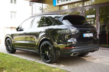 Porsche Cayenne - 4