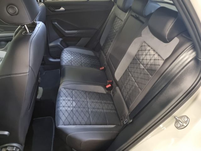 Fahrzeugabbildung Volkswagen T-Roc 1.5TSI R-LINE IQ.DRIVE TRAVEL KAMERA NAVI