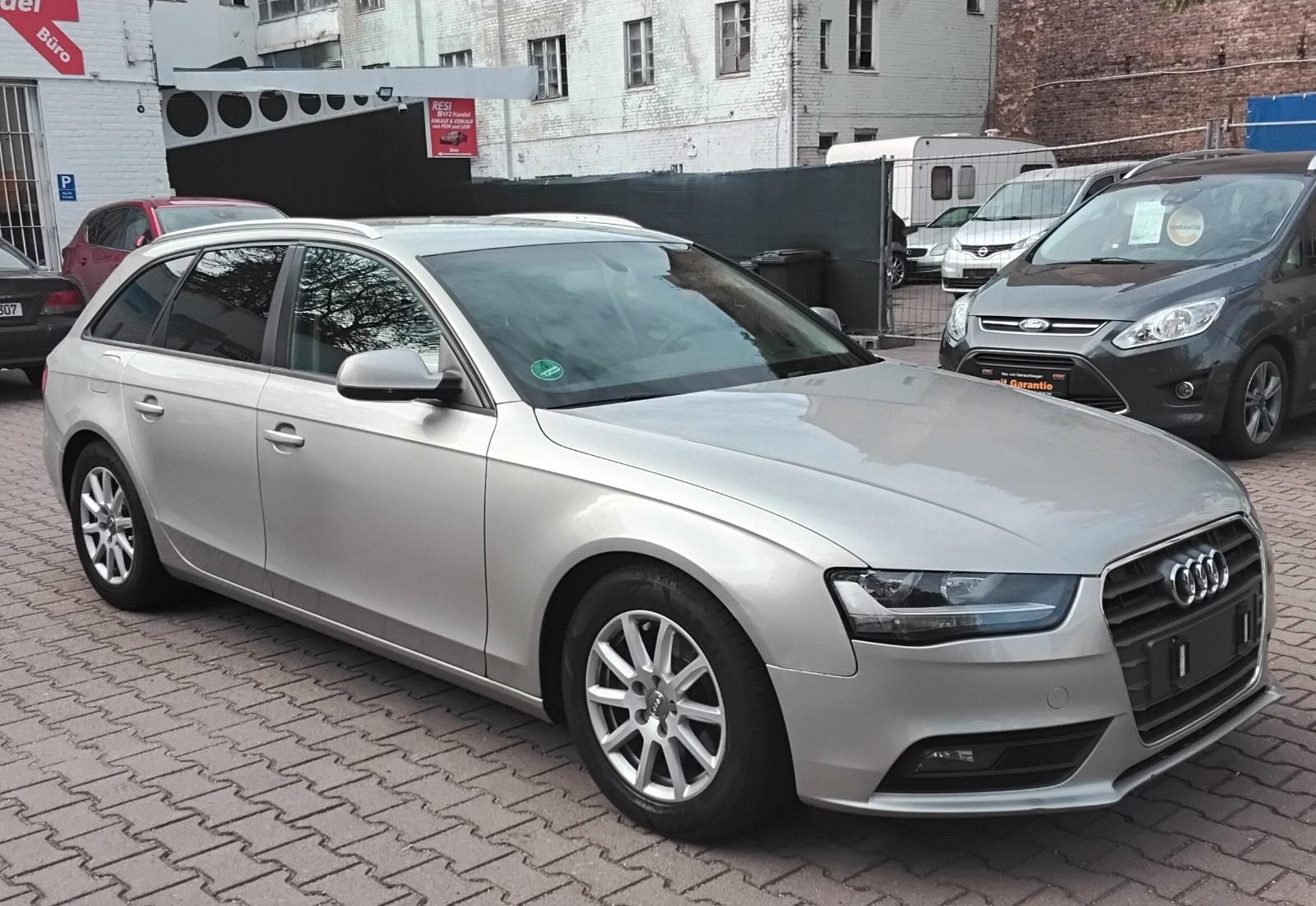 Audi A4 2012 — салон