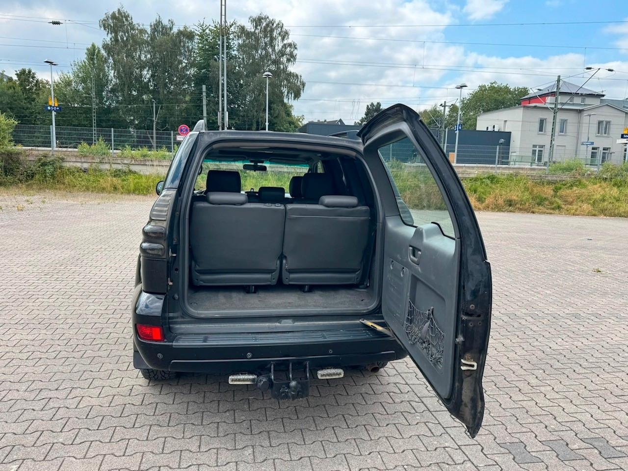 Toyota Land Cruiser Prado Executive 4.0 V6 | 249 ch | BVA | 8 places | Cuir | Toit ouvrant | Suspension pneumatique | Attelage