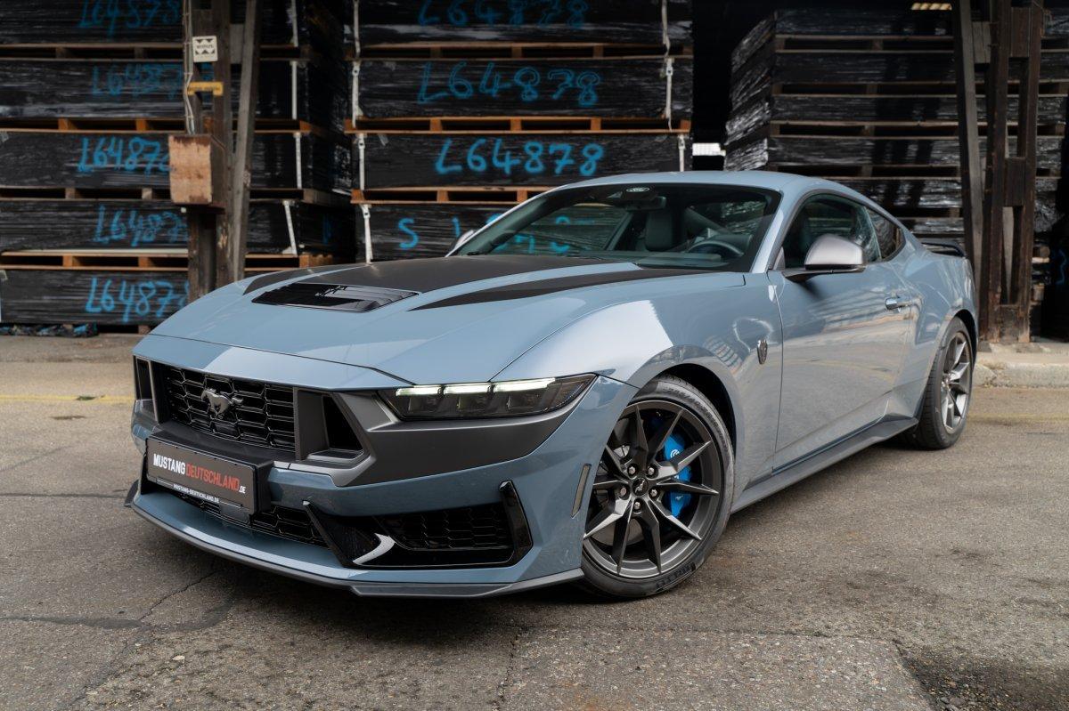 Ford MUSTANG 5.0 V8 Dark Horse