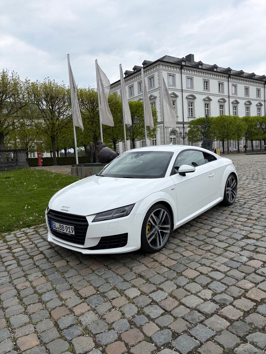 AUDI TT Coupe 2.0 TFSI S tronic quattro -s line