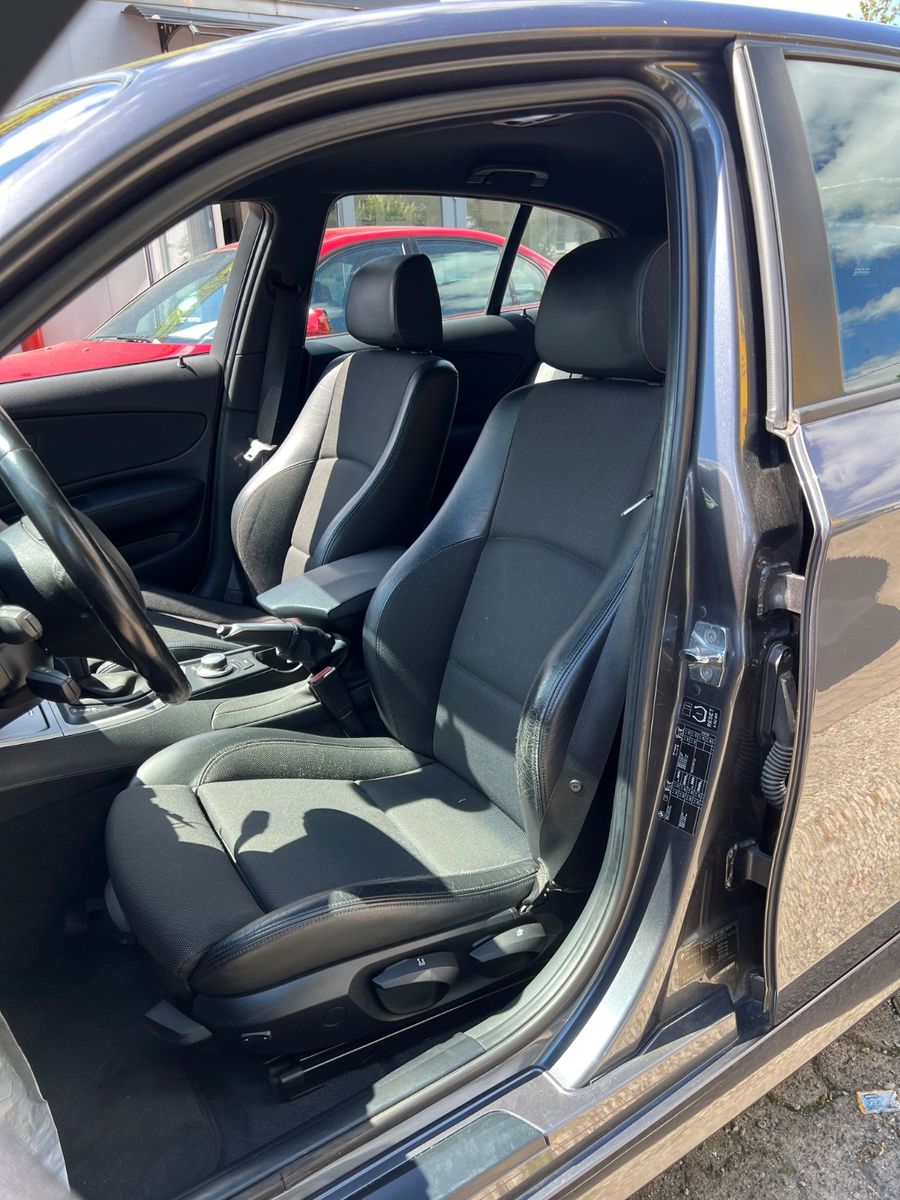 Fahrzeugabbildung BMW 120i AUTOMATIK * NAVI *KEYLESS-GO*XENON*