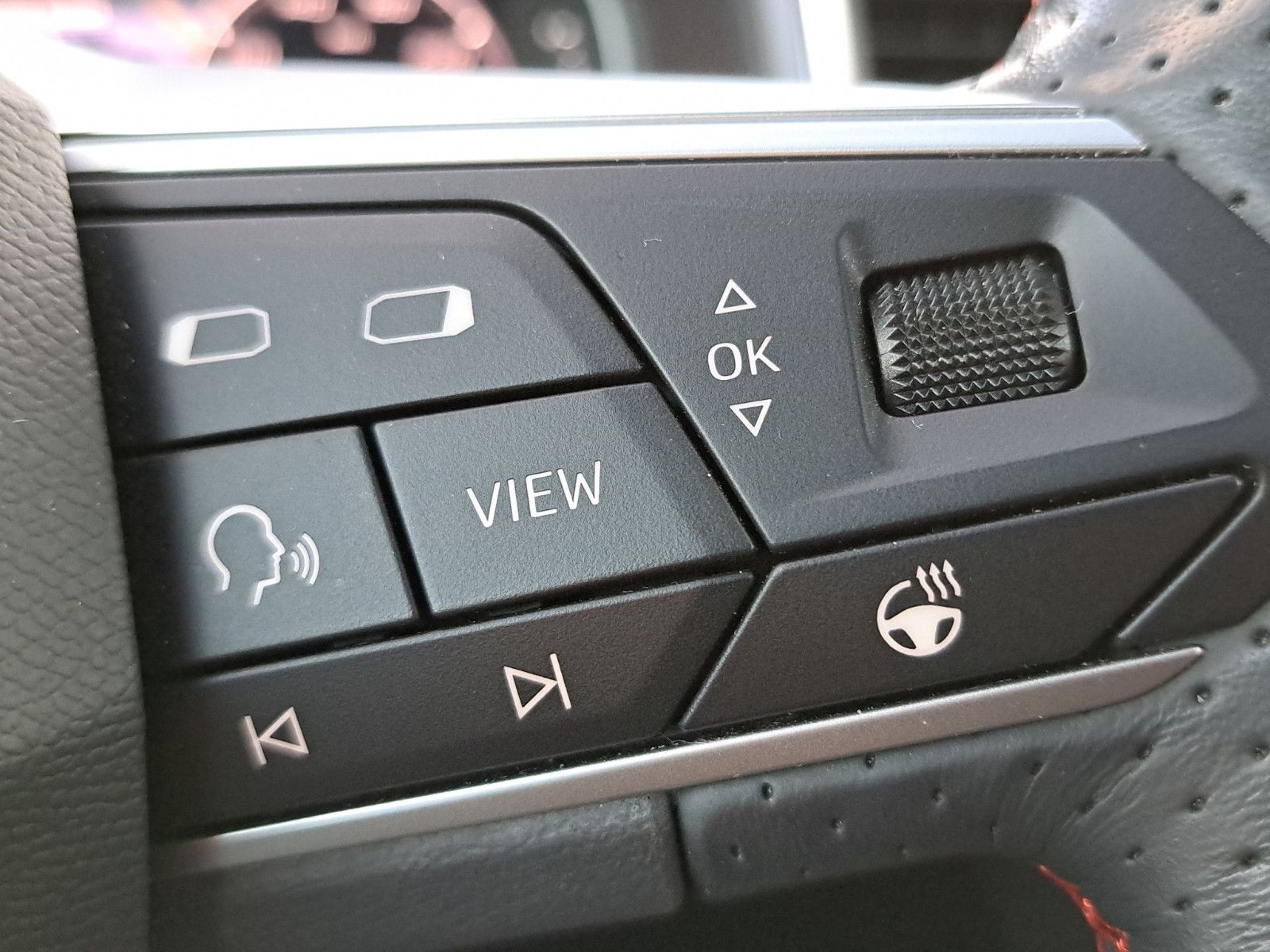 Ateca FR 2.0 TDI DSG AHK Panodach Navi