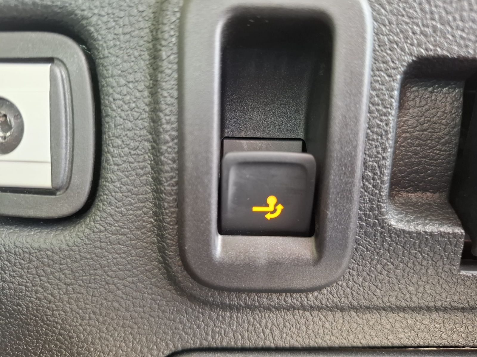 Fahrzeugabbildung Volkswagen Touran 2.0 DSG R-Line High BLACK Pano 7Si IQ AHK
