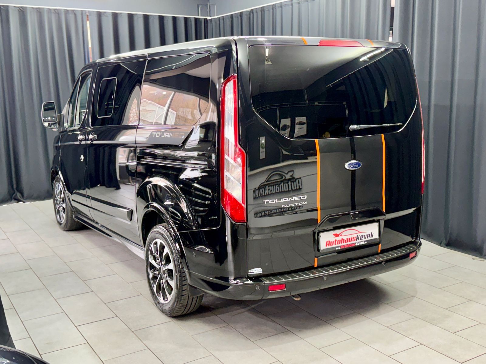 Fahrzeugabbildung Ford Tourneo Custom Sport|AUTOMATIK|LEDER|NAVI|8-SITZ