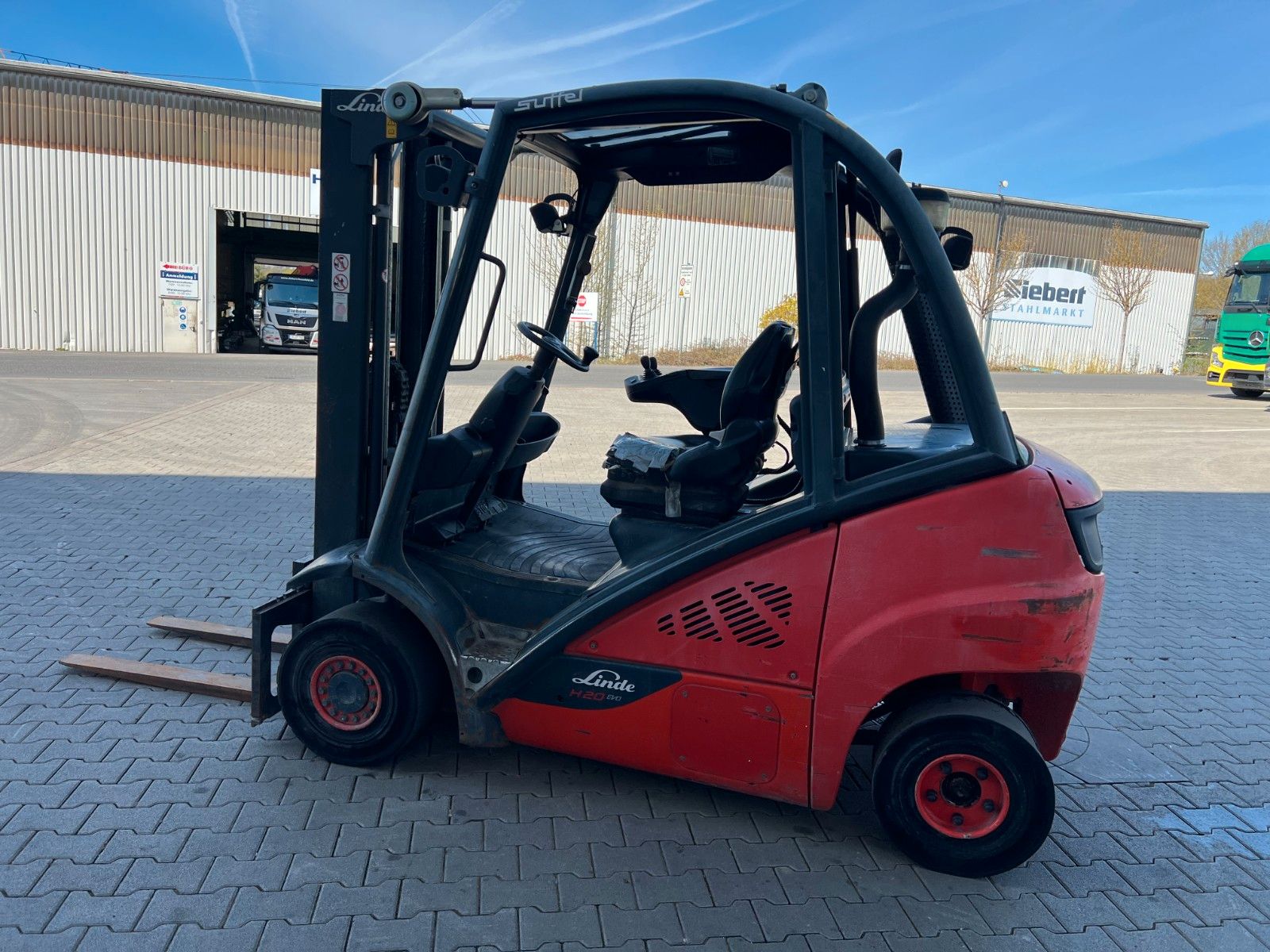 Fahrzeugabbildung Linde H20D-02/600 / 3m / 5.145h / Diesel