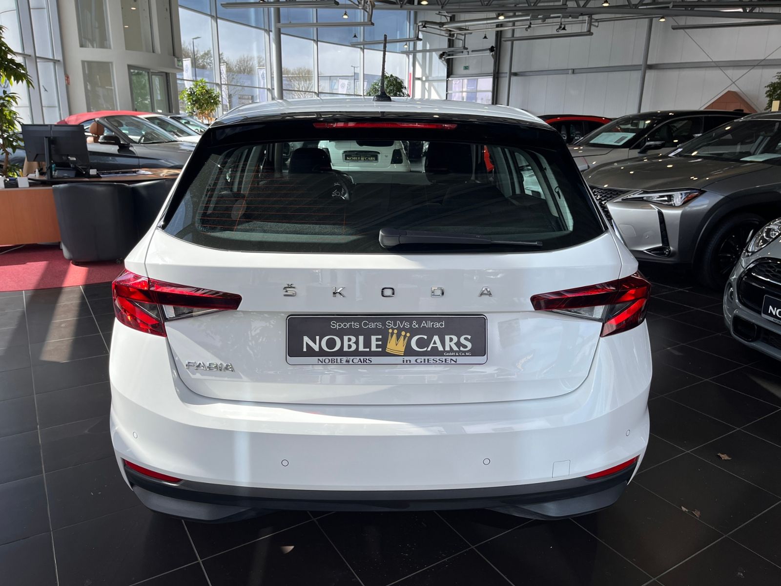Fahrzeugabbildung SKODA Fabia Ambition KLIMA CARPLAY LED PDC SHZ