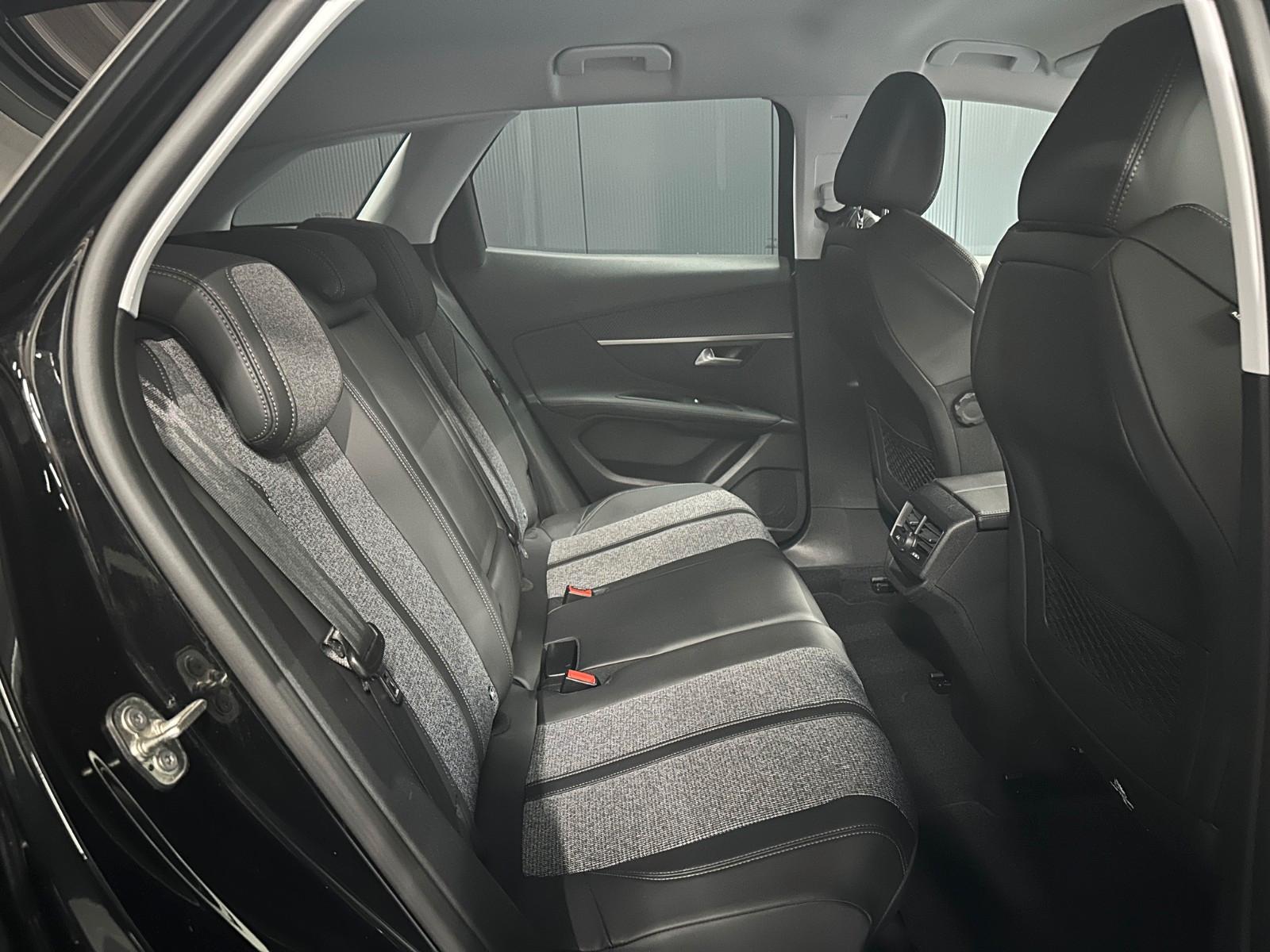 Peugeot 3008 Blue-HDI Allure *Full/LED*T-LEDER*AHK*NAVI*
