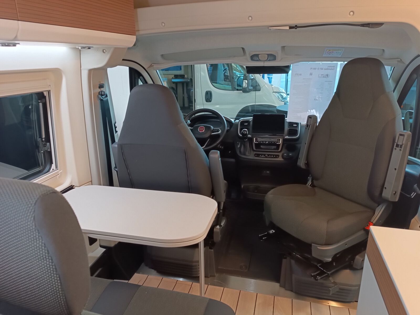 Fahrzeugabbildung Westfalia Columbus 601 D 180 PS LED,Keyless,Winterpaket