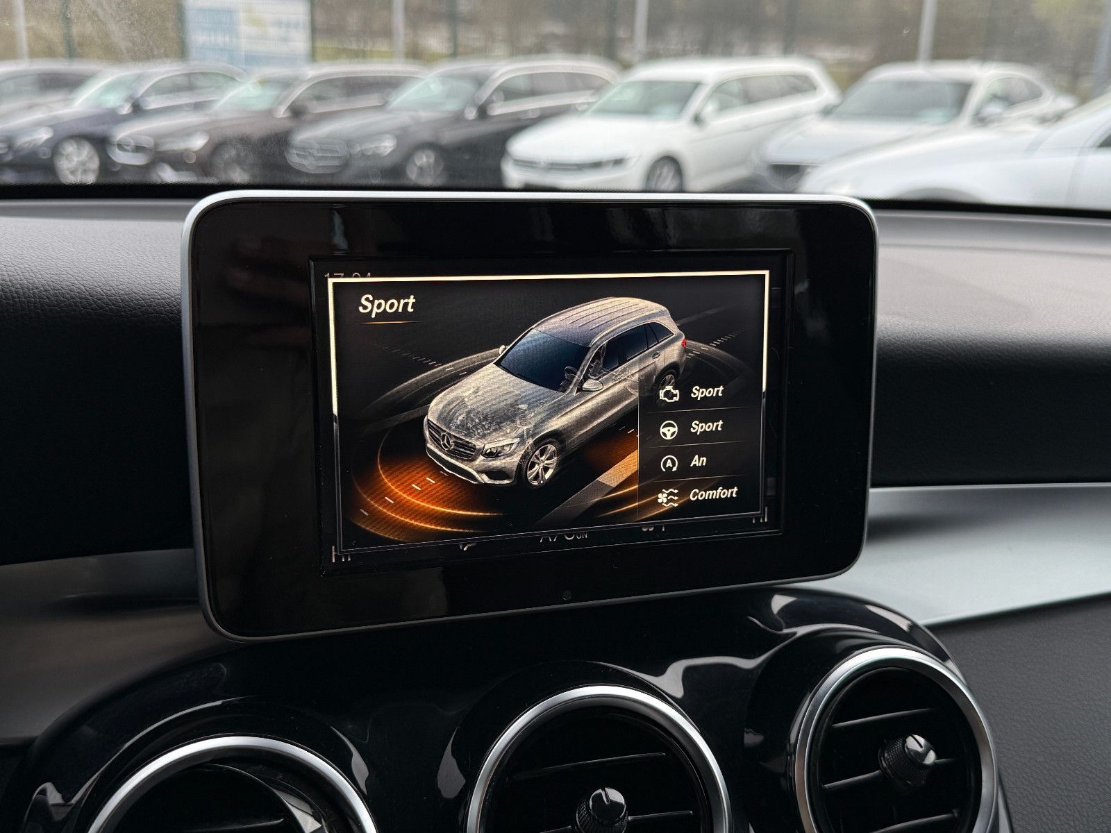 Fahrzeugabbildung Mercedes-Benz GLC 220d 4Matic 9G Exclusive GRA Nav LED SHZ PDC