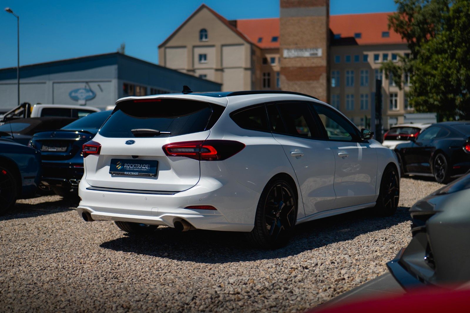 Fahrzeugabbildung Ford Focus Turnier ST X Performance *Head Up*LED*DAB*