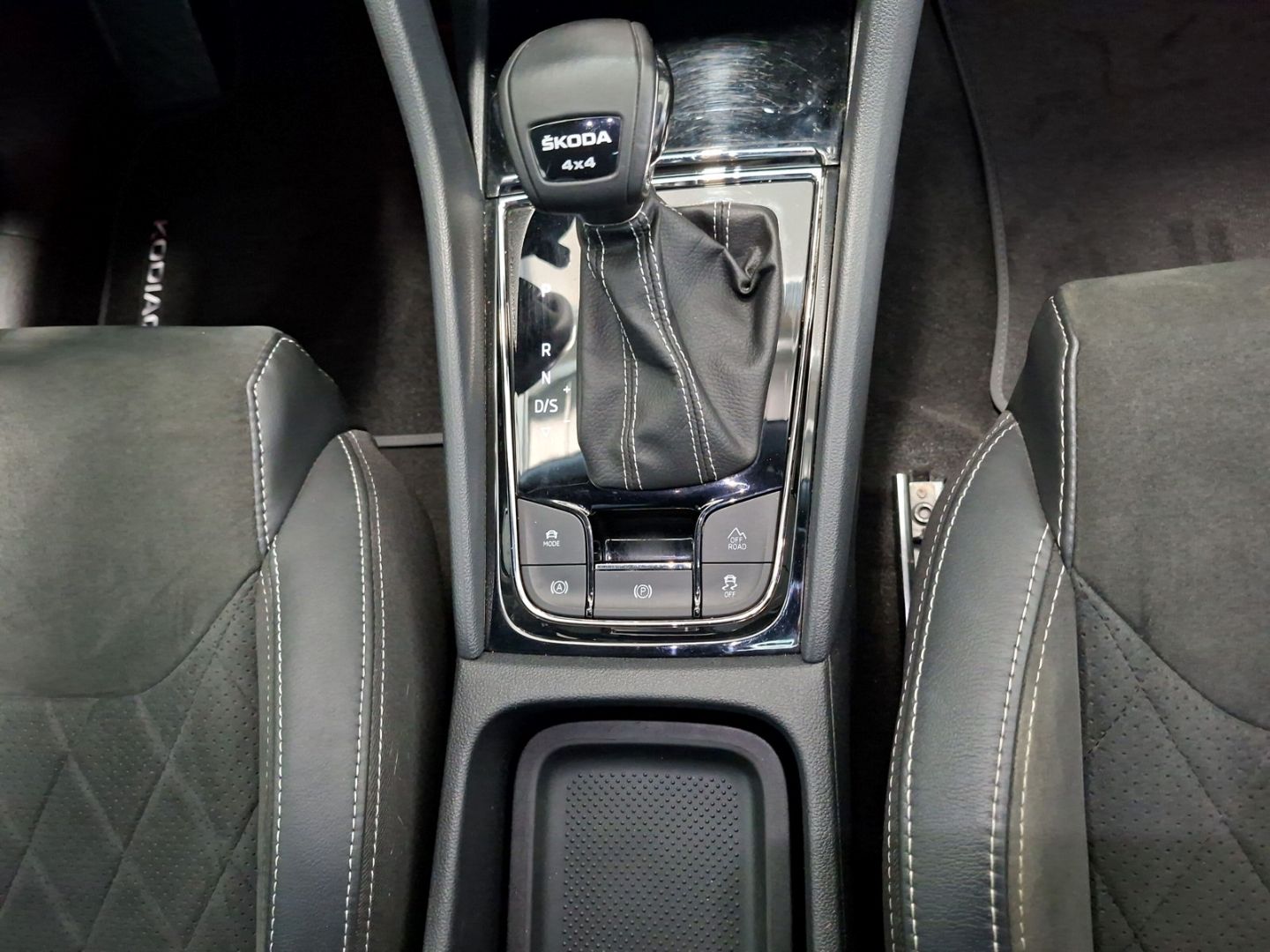 Kodiaq 2.0 TDI DSG 4x4 Sportline *AHK*KAMERA*NAV