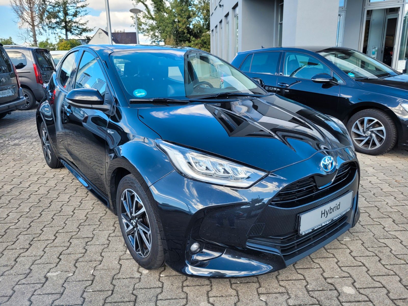 Toyota Yaris 1.5l Hybrid Team D. MJ2023 *1.Hand,MwSt.* imagem 3