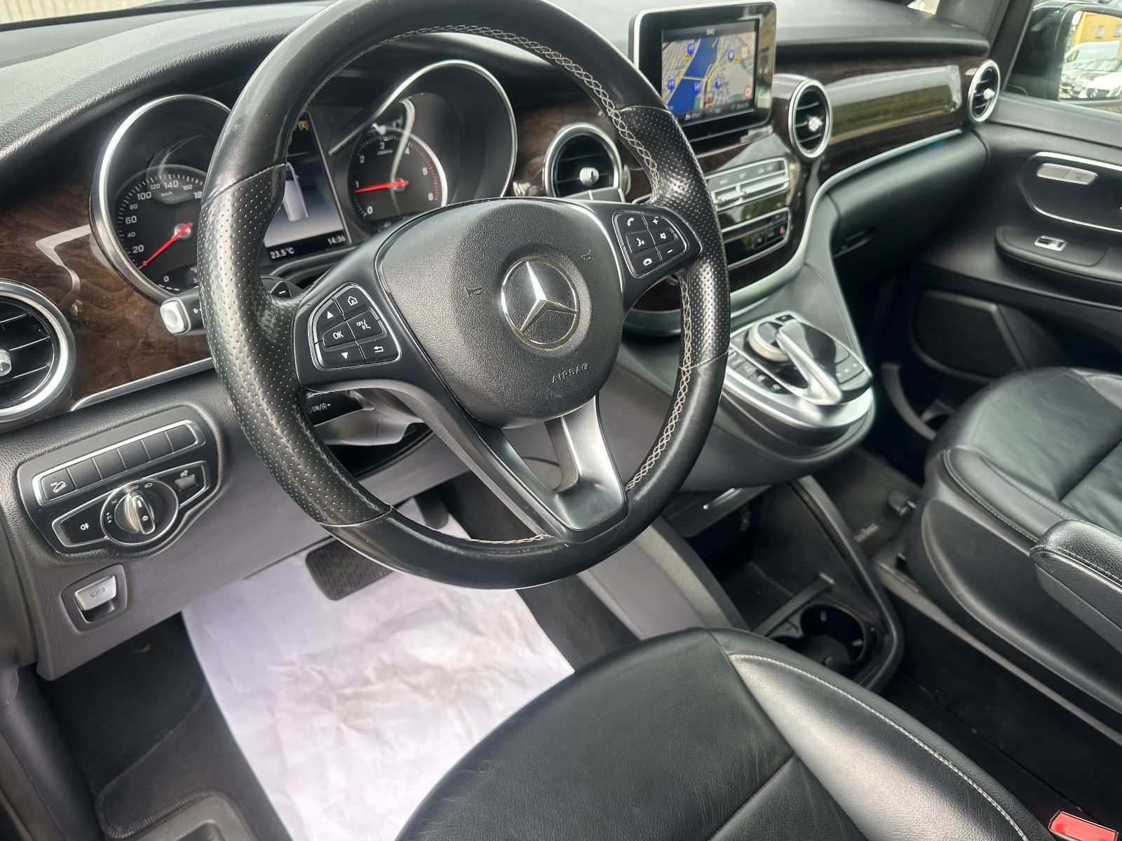 Fahrzeugabbildung Mercedes-Benz V 250d 4MATIC AVANTGARDE*AHK+EXTRA LANG