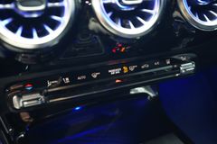 MERCEDES-BENZ A 250e AMG*AMBIENTE*CAM*LED*NAVI*BUSINESS-PAKET*