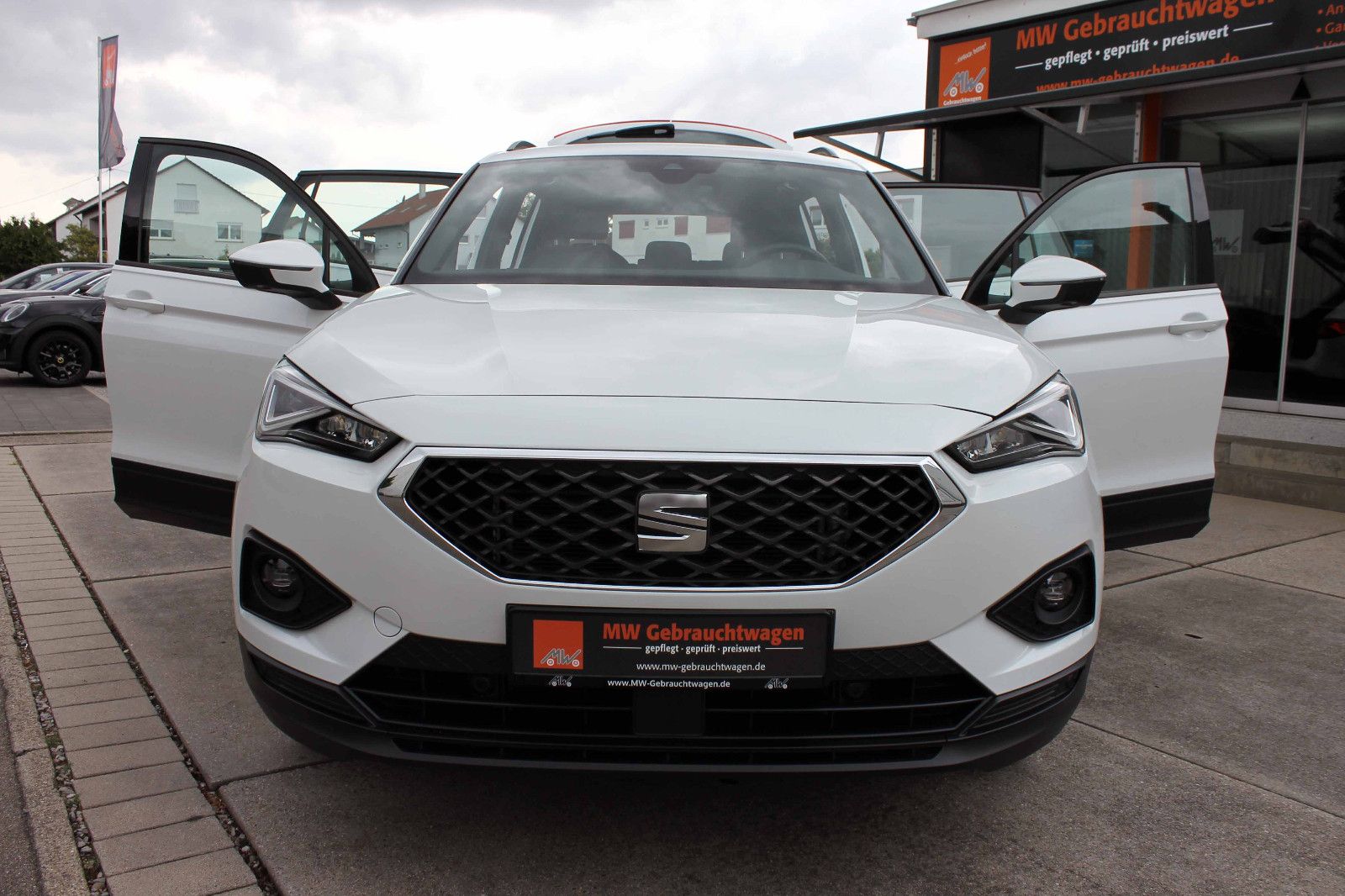 Fahrzeugabbildung SEAT Tarraco Style 2.0TDI DSG LED AHK ACC KAM PANO BT