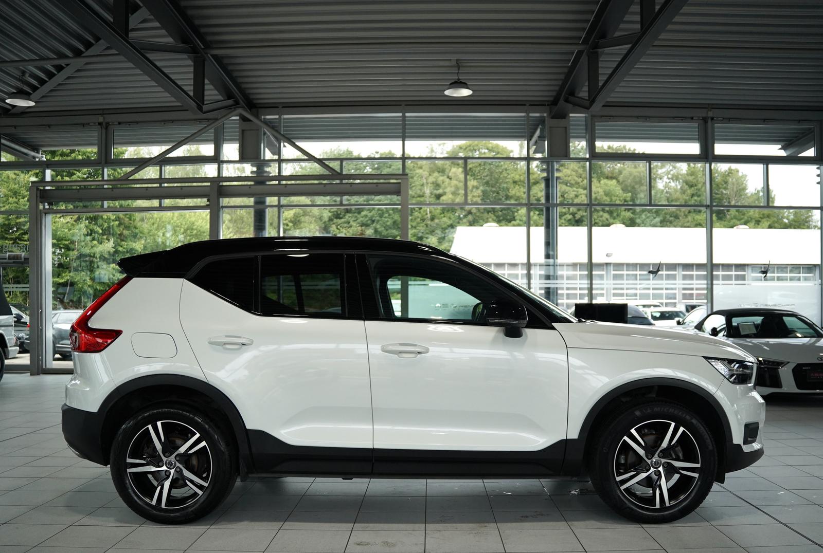Volvo XC40 R Design 2WD *2.H *Digital *GSD *360° *H&K