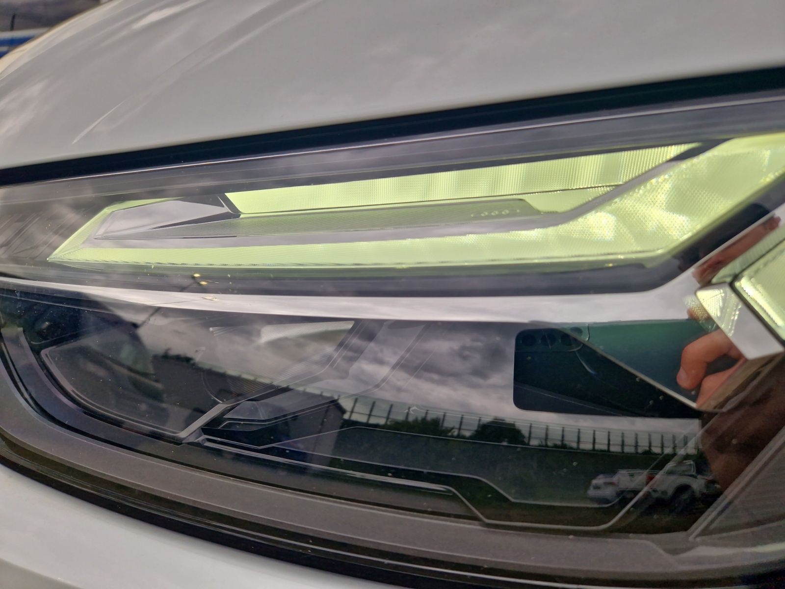 Fahrzeugabbildung Audi Q5 40 TDI quattro S line Navi RearView
